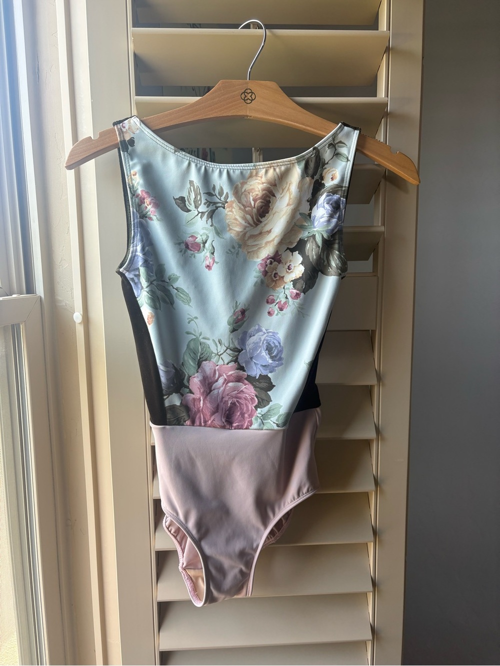 Elevé Dancewear green velvet and floral leotard women’s size small